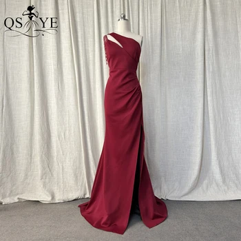  Burgundijos vakarinės suknelės karoliukais suvertos stygos vieno peties ilgio prom suknelė Undinėlė Atvira suskaidyta elastinga paprasta tamsiai raudona moterų vakarėlio suknelė